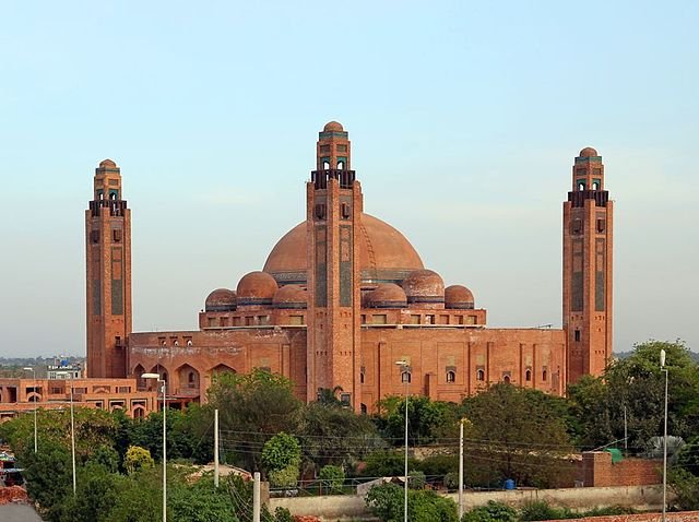 Grand Mosque, Bahria Town, Lahore